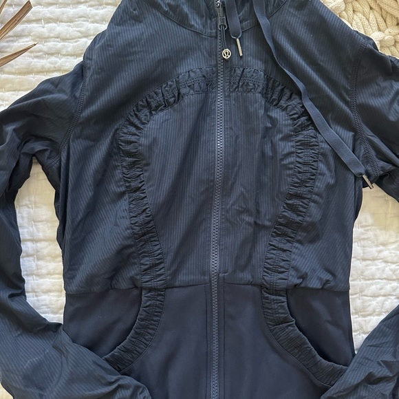 COPY - Women’s LULULEMON Navy Long-Sleeved Hooded Jacket Sz 8 WORN ONCE - Picture 13 of 14